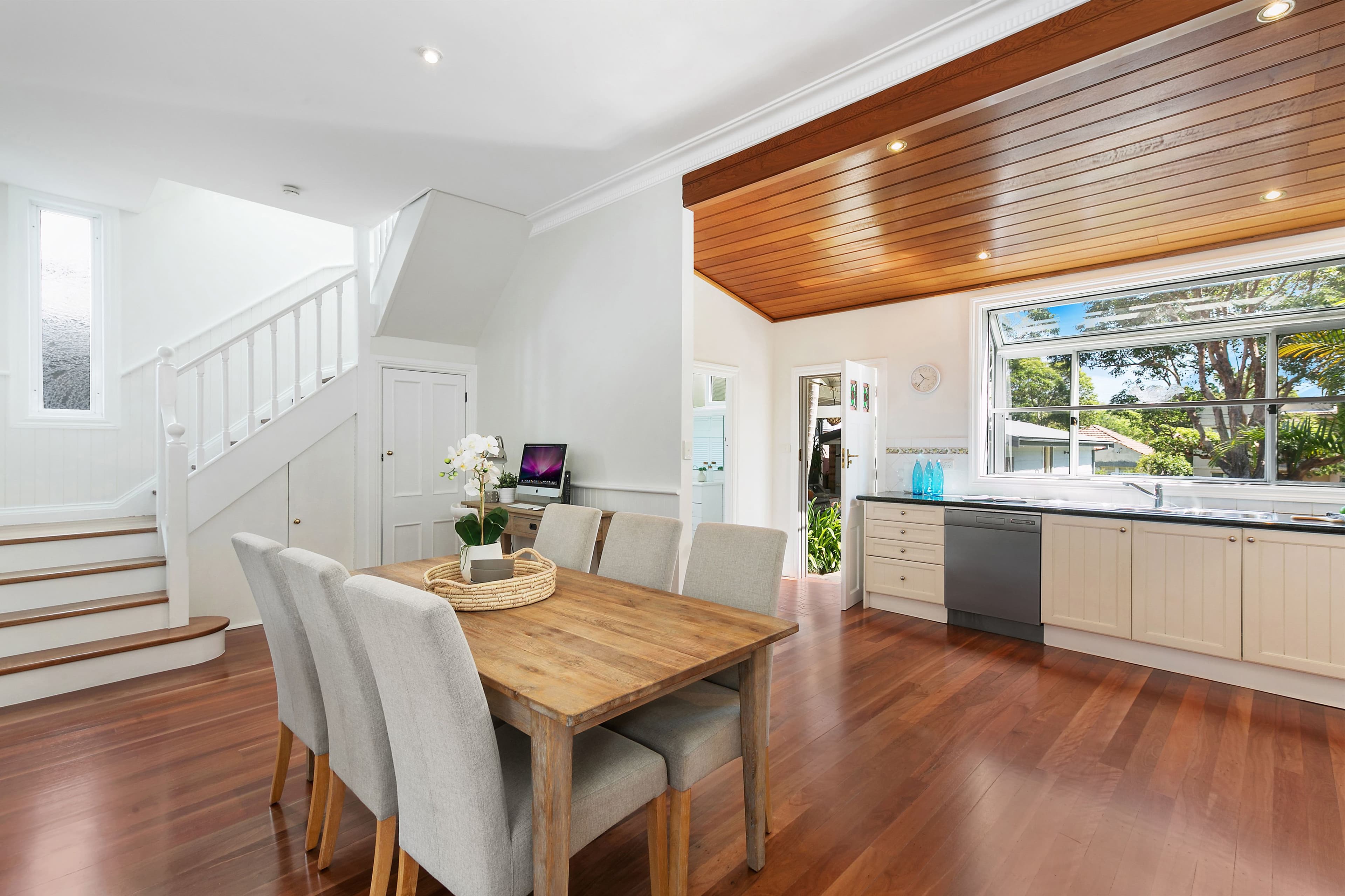 57 Johnson Street, Freshwater - Thumbnail 3