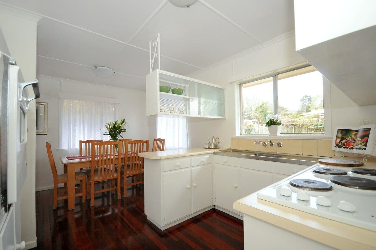 8 Esther Street, MOUNT LOFTY QLD 4350, Mount Lofty - Thumbnail 4
