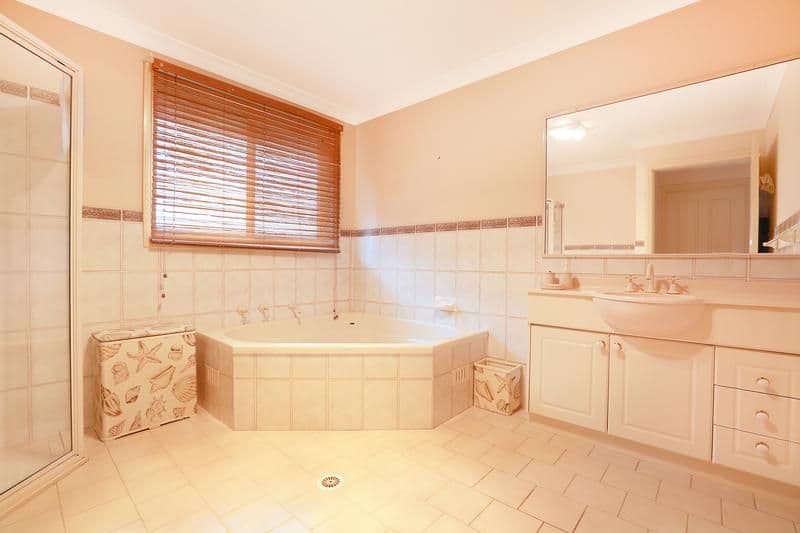 14 Davina Crescent, CECIL HILLS NSW 2171, Cecil Hills - Thumbnail 7