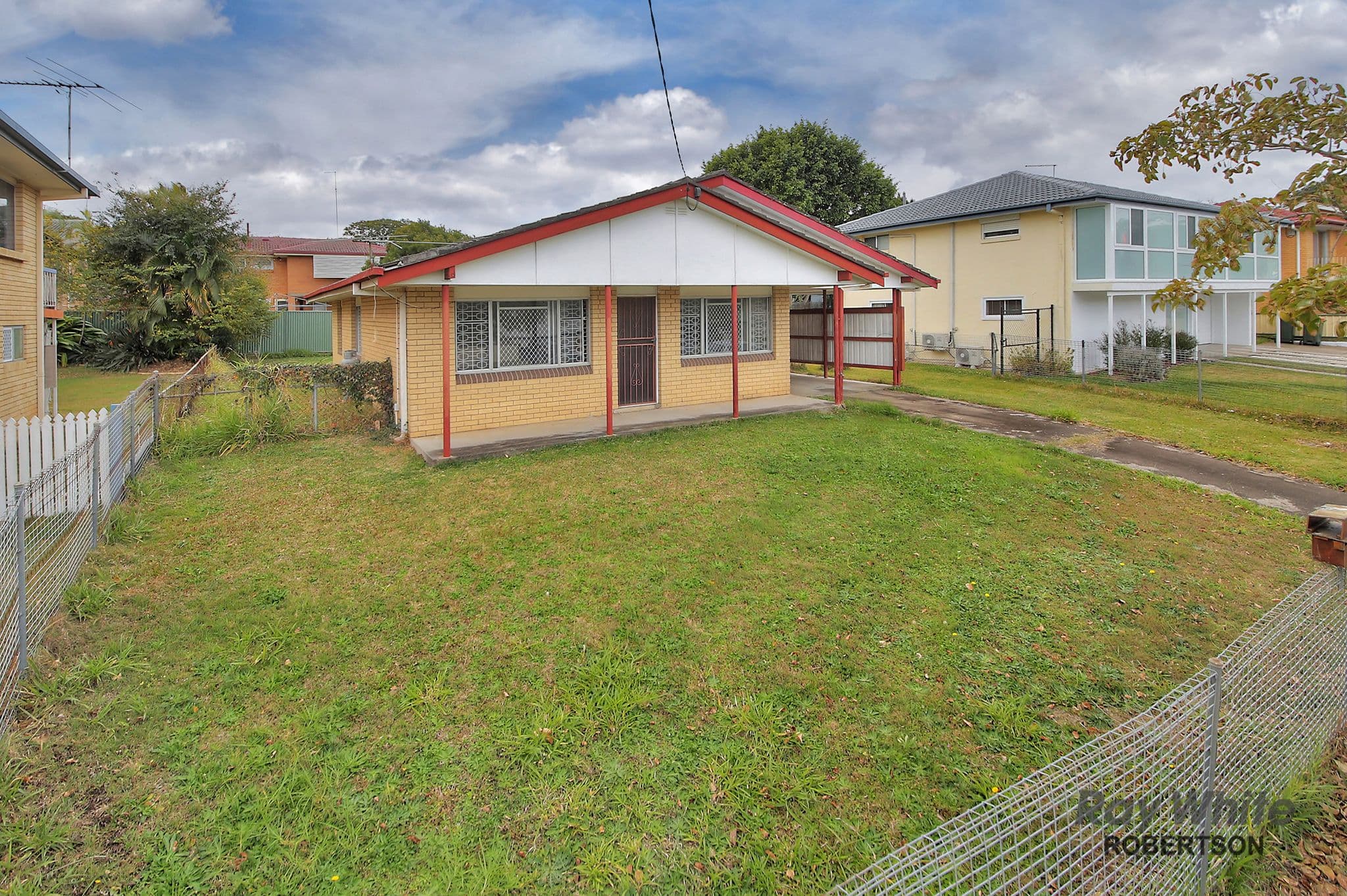202 Broadwater Road, Mansfield QLD 4122, Mansfield - Thumbnail 3