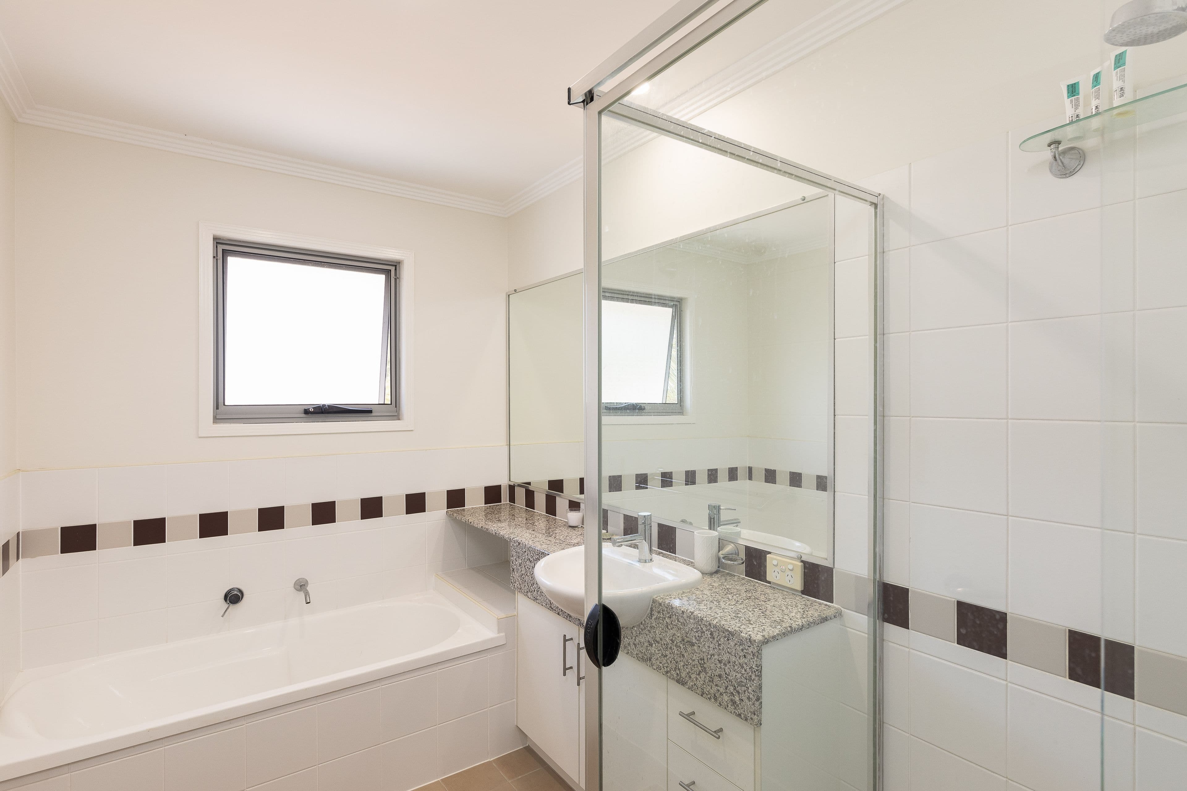 12 Elwell Street, Morningside QLD 4170, Morningside - Thumbnail 8
