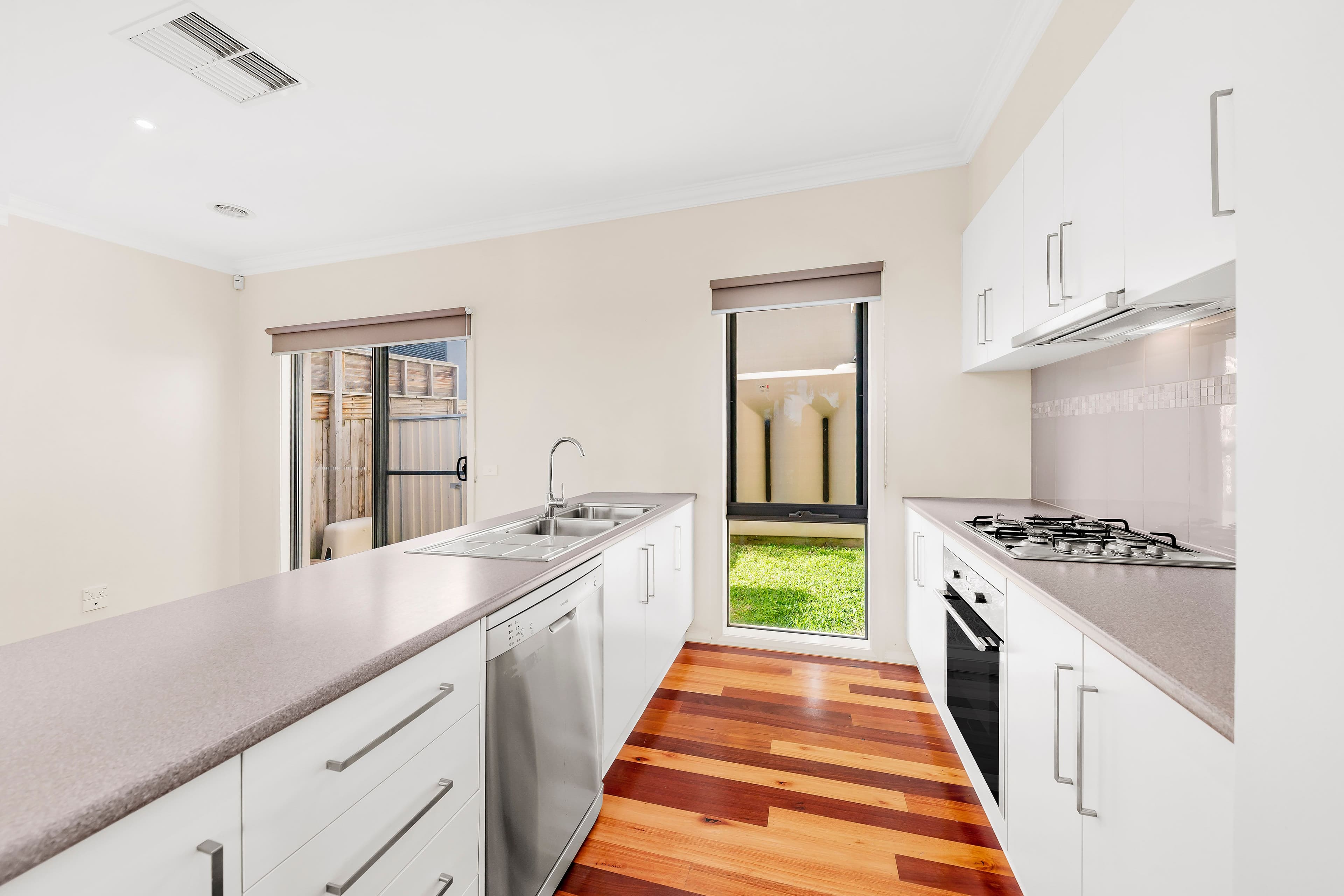 23 Stamford Crescent, Rowville VIC 3178, Rowville - Thumbnail 2