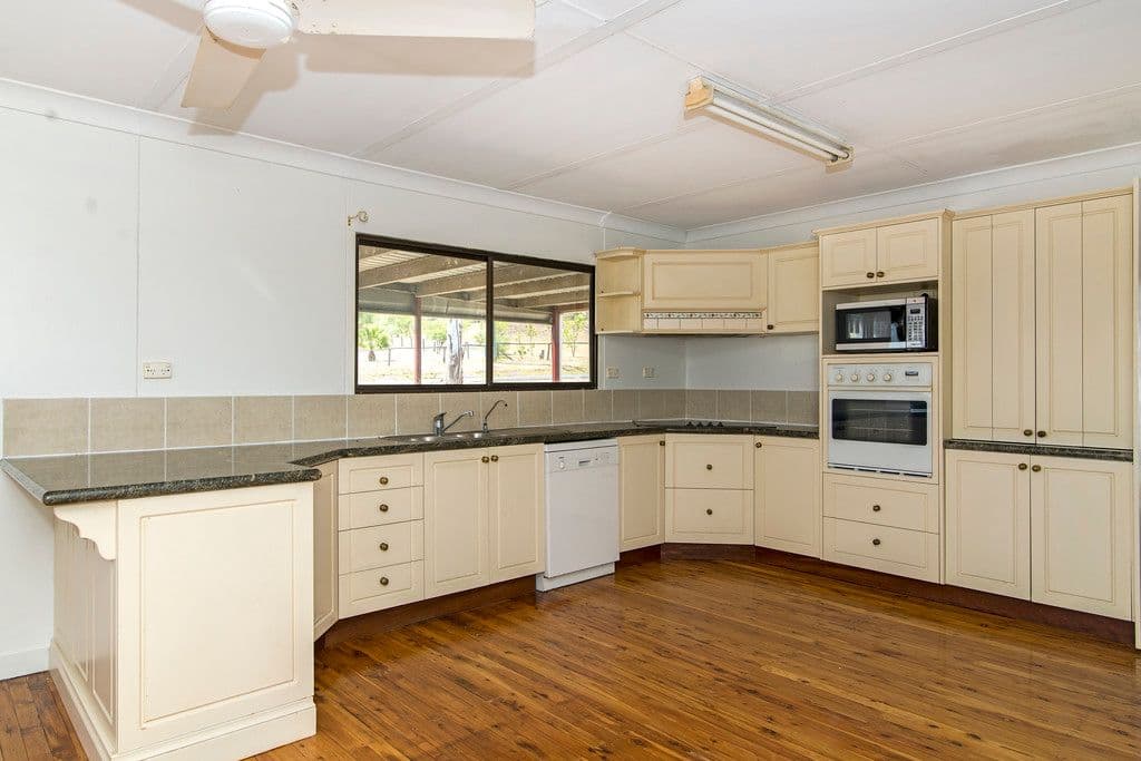 5 Jannuschs Road, Gowrie Mountain QLD 4350, Gowrie Mountain - Thumbnail 3