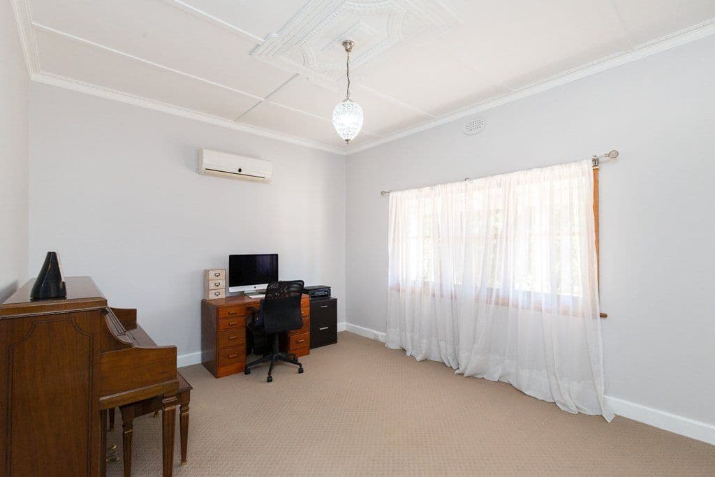 11 Robinson Street, Horsham VIC 3400, Horsham - Thumbnail 3
