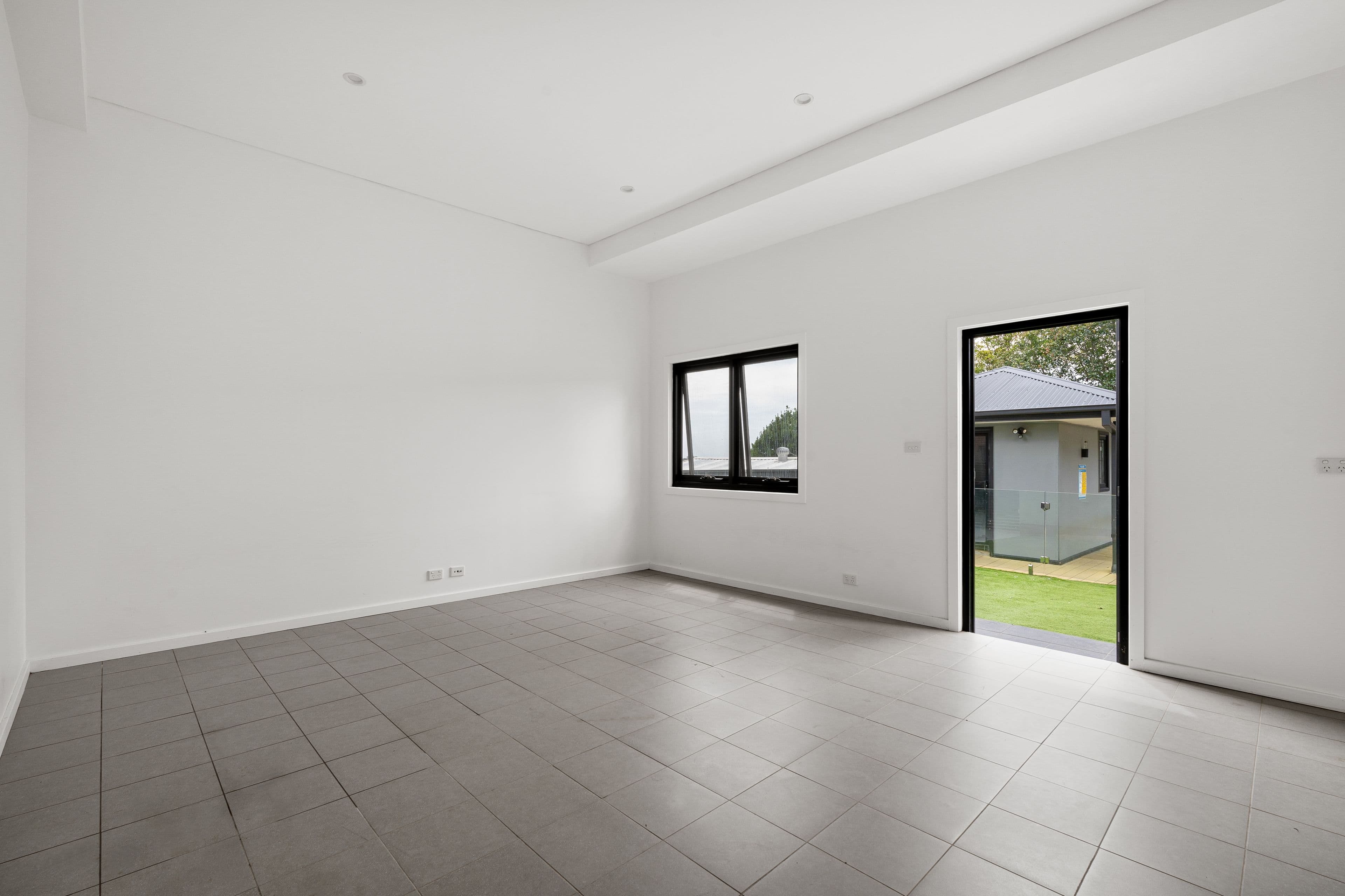 19 Schofield Avenue, Earlwood NSW 2206, Earlwood - Thumbnail 3