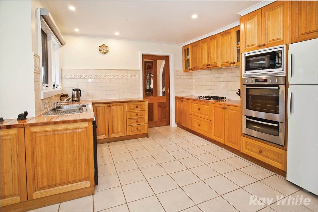 15 Maldon Court, Wheelers Hill VIC 3150, Wheelers Hill - Thumbnail 3