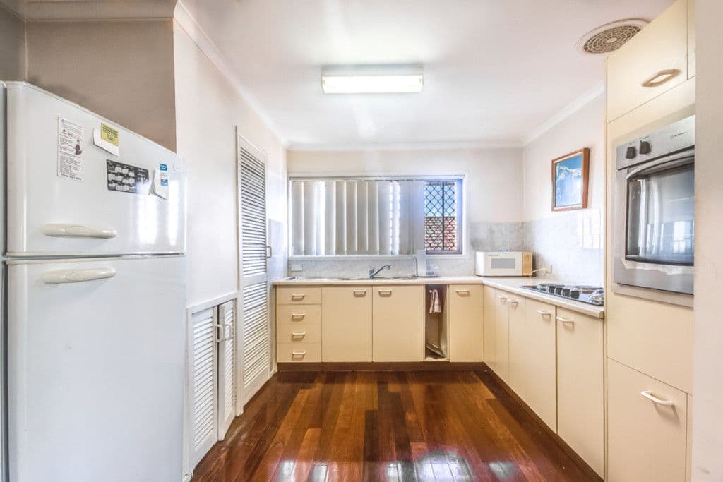 61 Cotlew Street, Southport QLD 4215, Southport - Thumbnail 3