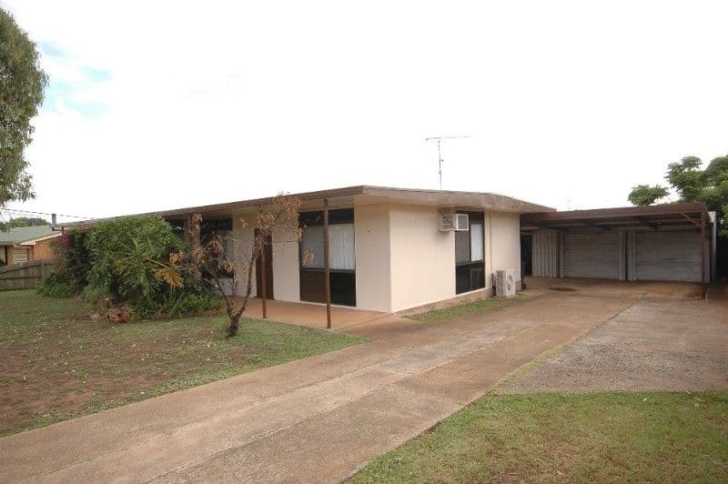 18 Robb Street, OAKEY QLD 4401, Oakey - Image 1