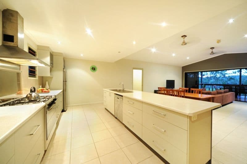 142 Kookaburra Drive, CANNONVALE QLD 4802, Cannonvale - Image 1