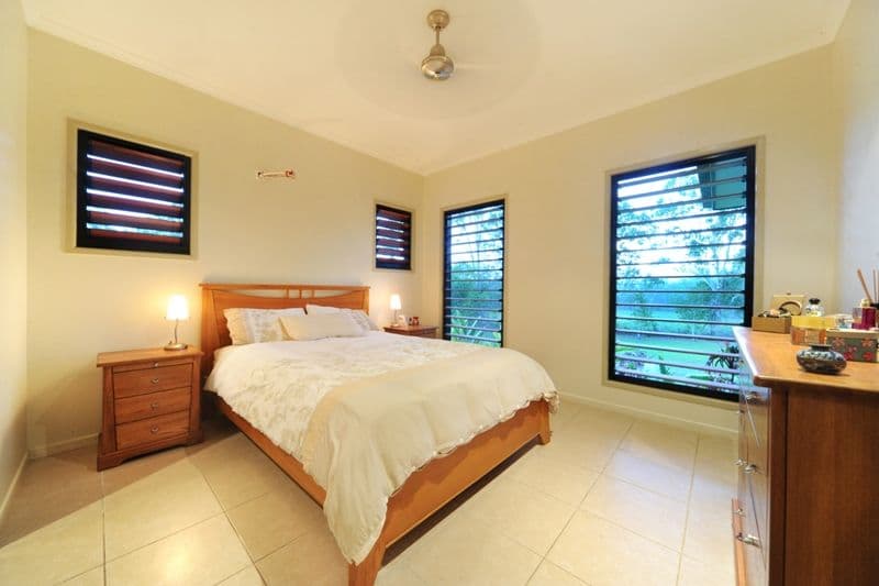 142 Kookaburra Drive, CANNONVALE QLD 4802, Cannonvale - Thumbnail 2