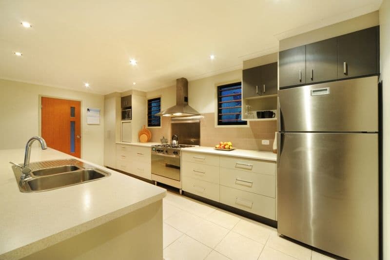 142 Kookaburra Drive, CANNONVALE QLD 4802, Cannonvale - Thumbnail 6