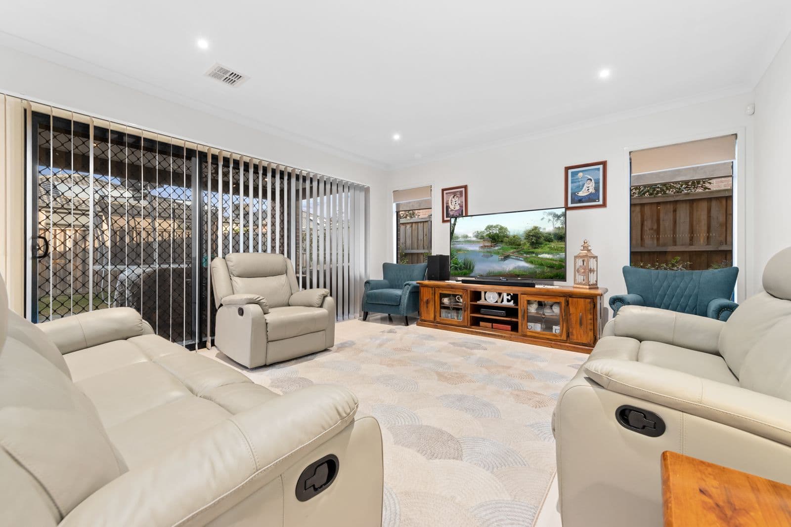 39 Union Street, Clyde North VIC 3978, Clyde North - Thumbnail 4