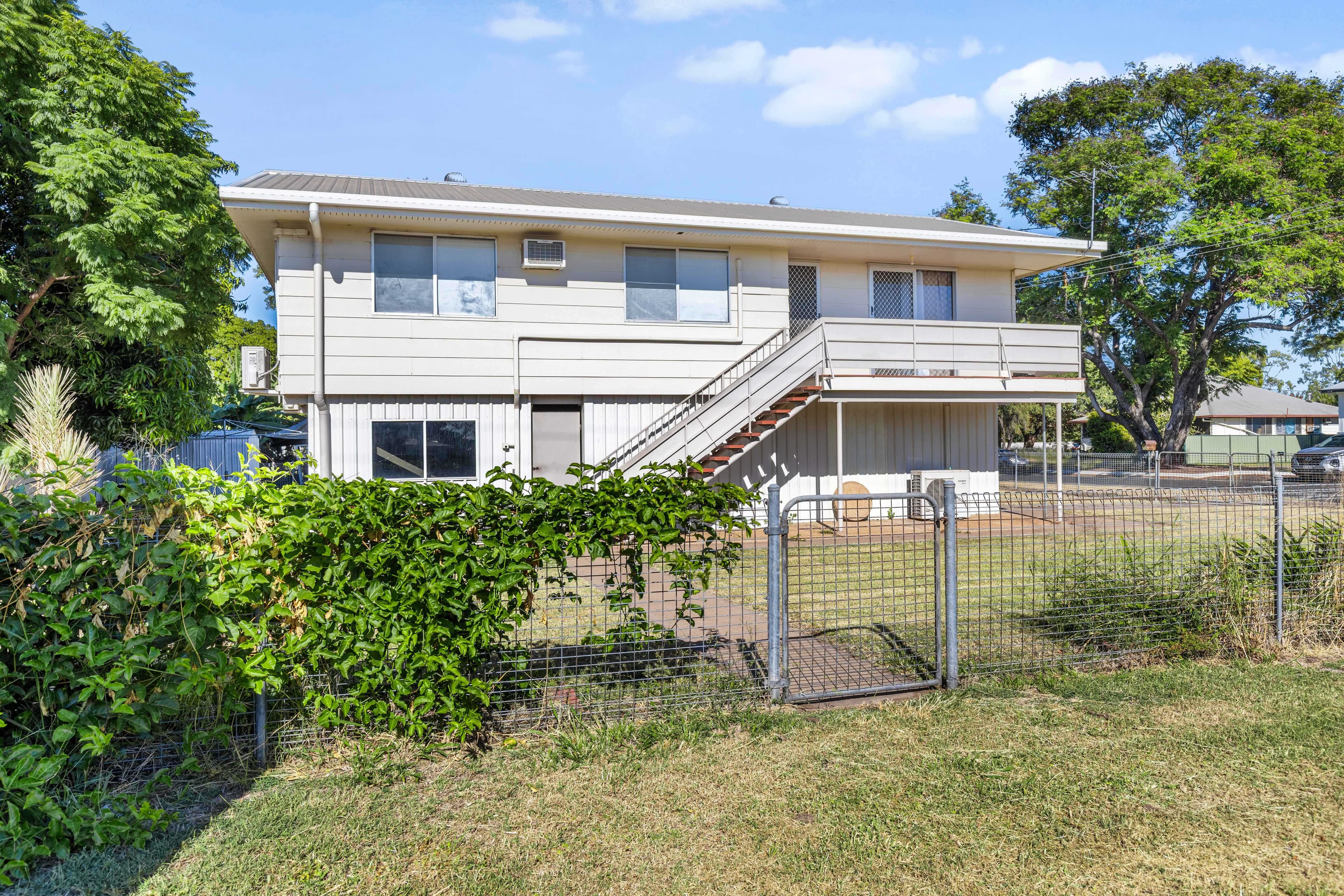 38 Retro Street, Emerald QLD 4720, Emerald - Thumbnail 2