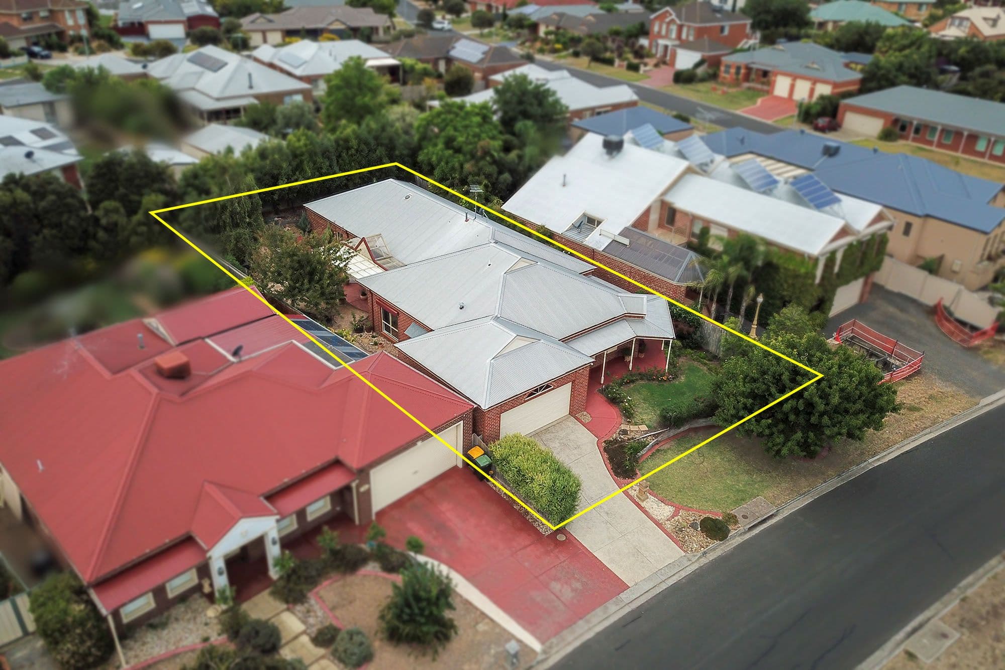 21 Lakeside Boulevard, Lara VIC 3212, Lara - Thumbnail 2