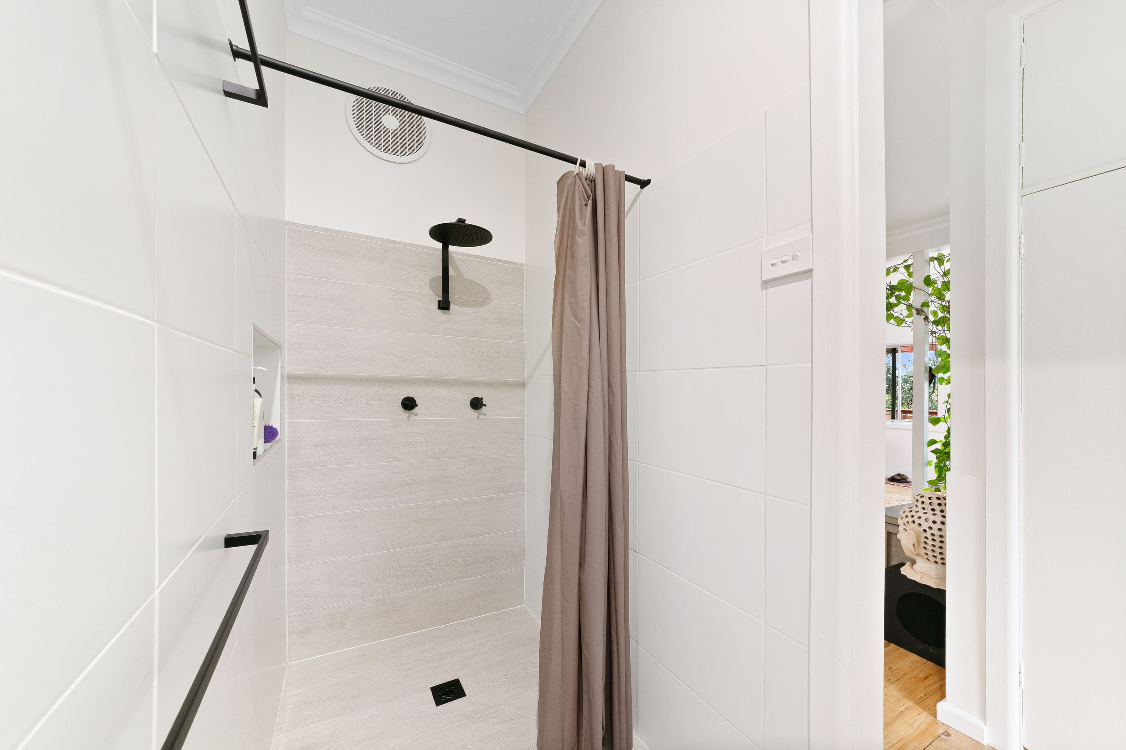 4 Woodlawn Drive, Budgewoi NSW 2262, Budgewoi - Thumbnail 8