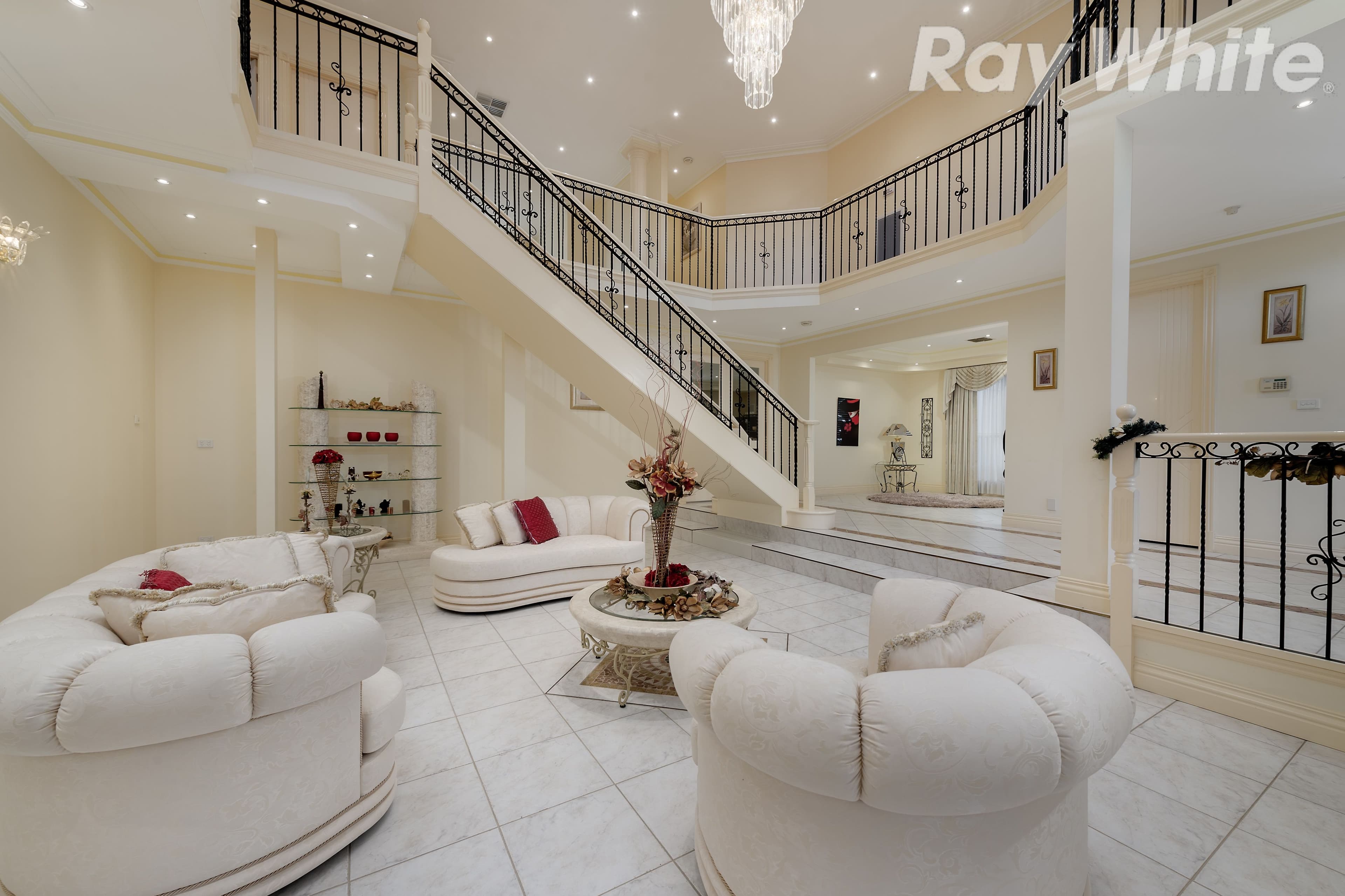 4 Villosa Court, Mill Park VIC 3082, Mill Park - Thumbnail 2