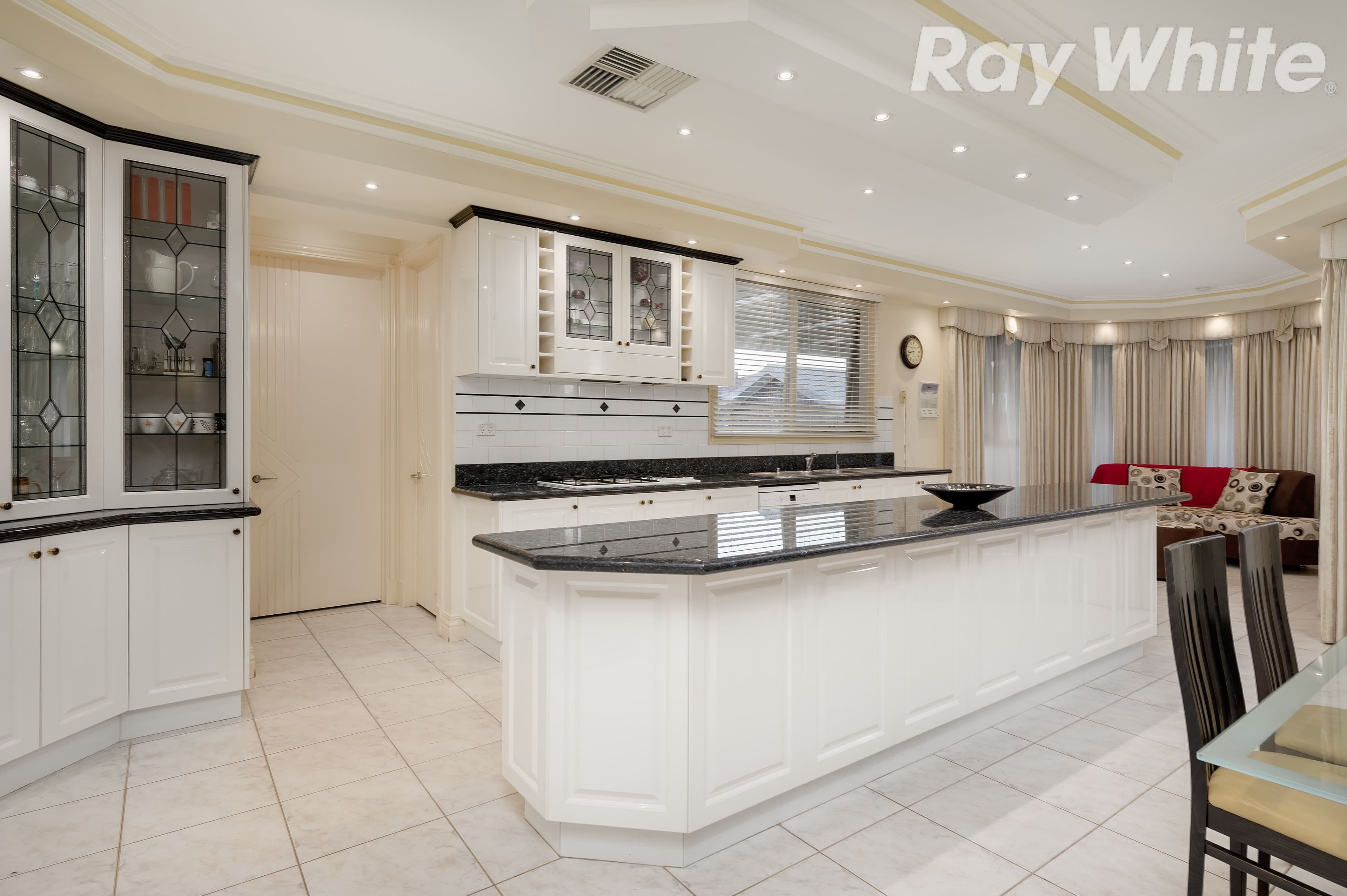 4 Villosa Court, Mill Park VIC 3082, Mill Park - Thumbnail 3