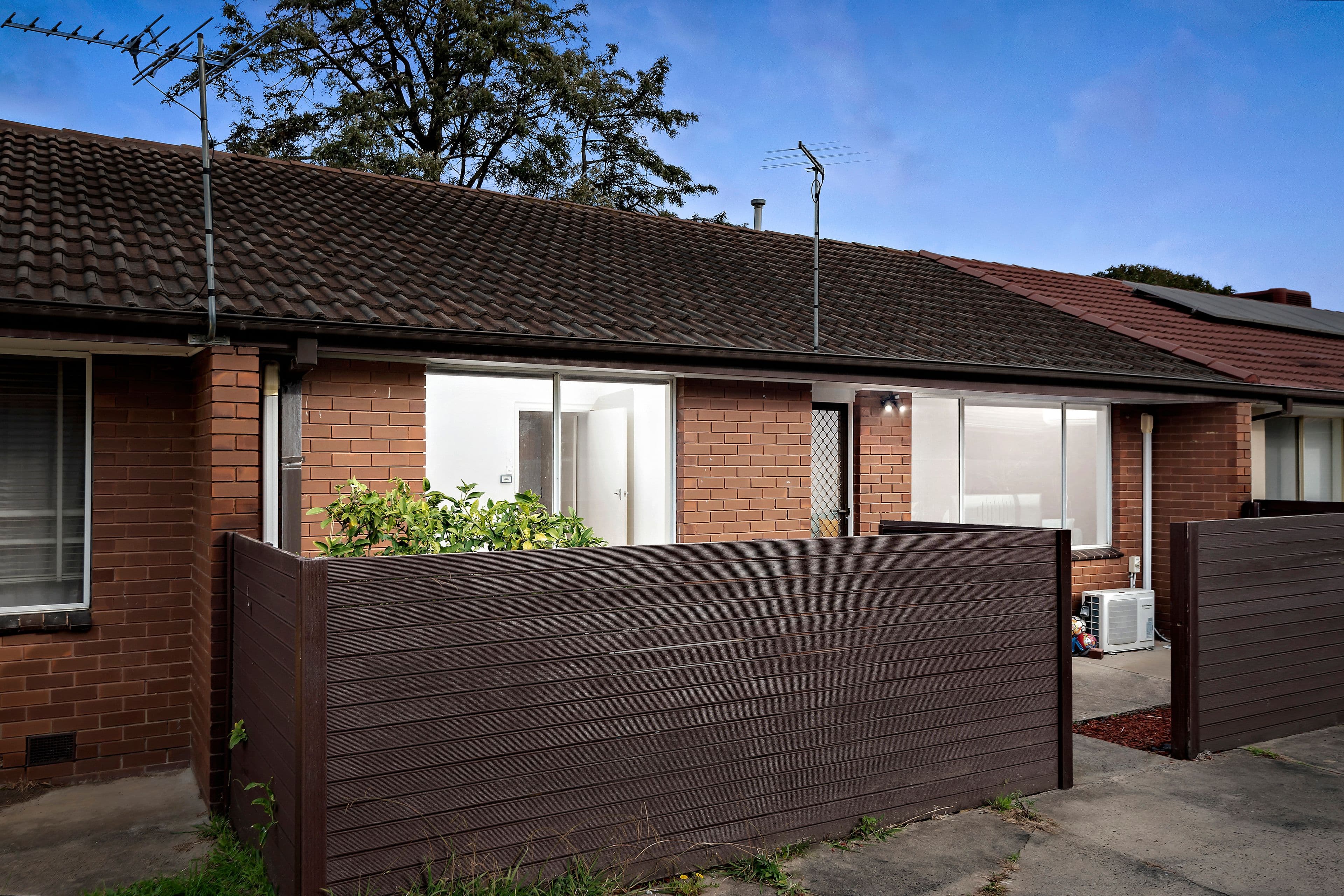 33 Milton Avenue, Clayton South VIC 3169, Clayton South - Thumbnail 3