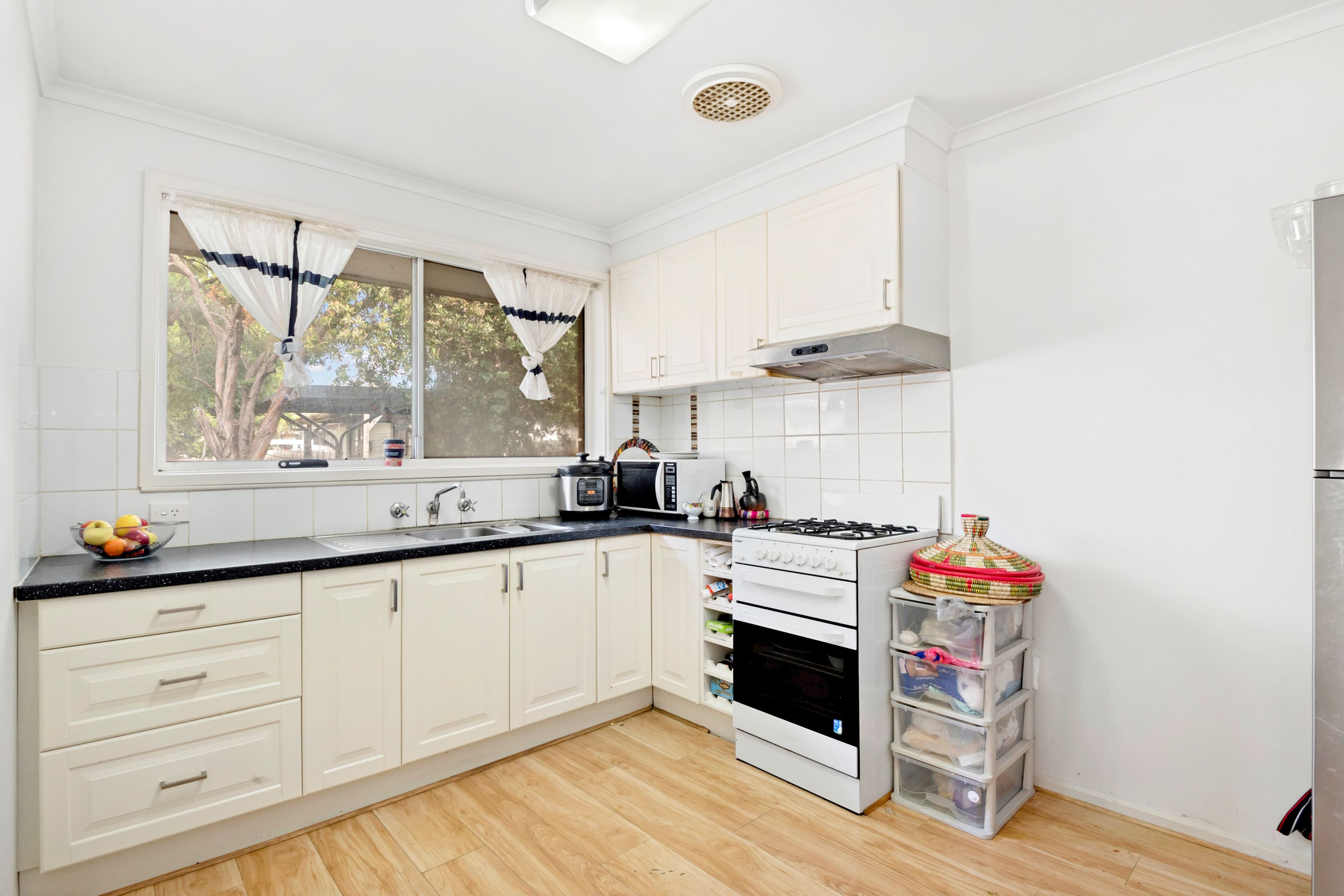33 Milton Avenue, Clayton South VIC 3169, Clayton South - Thumbnail 4