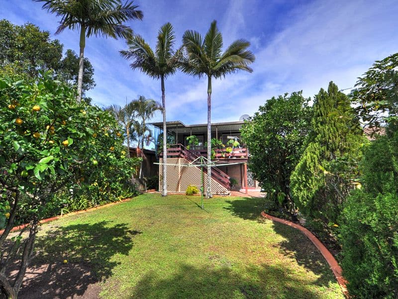 29 Bondi Avenue, MERMAID BEACH QLD 4218, Mermaid Beach - Thumbnail 2