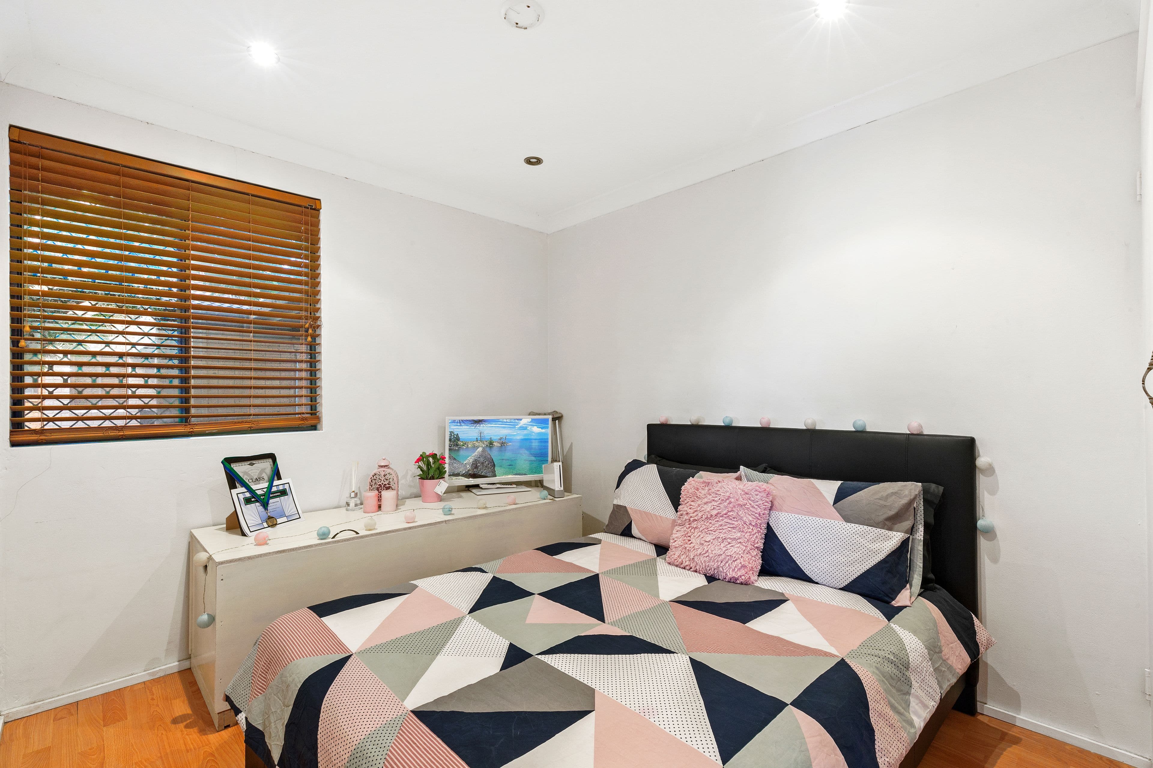 52 Oceanic Drive, Mermaid Waters QLD 4218, Mermaid Waters - Thumbnail 5
