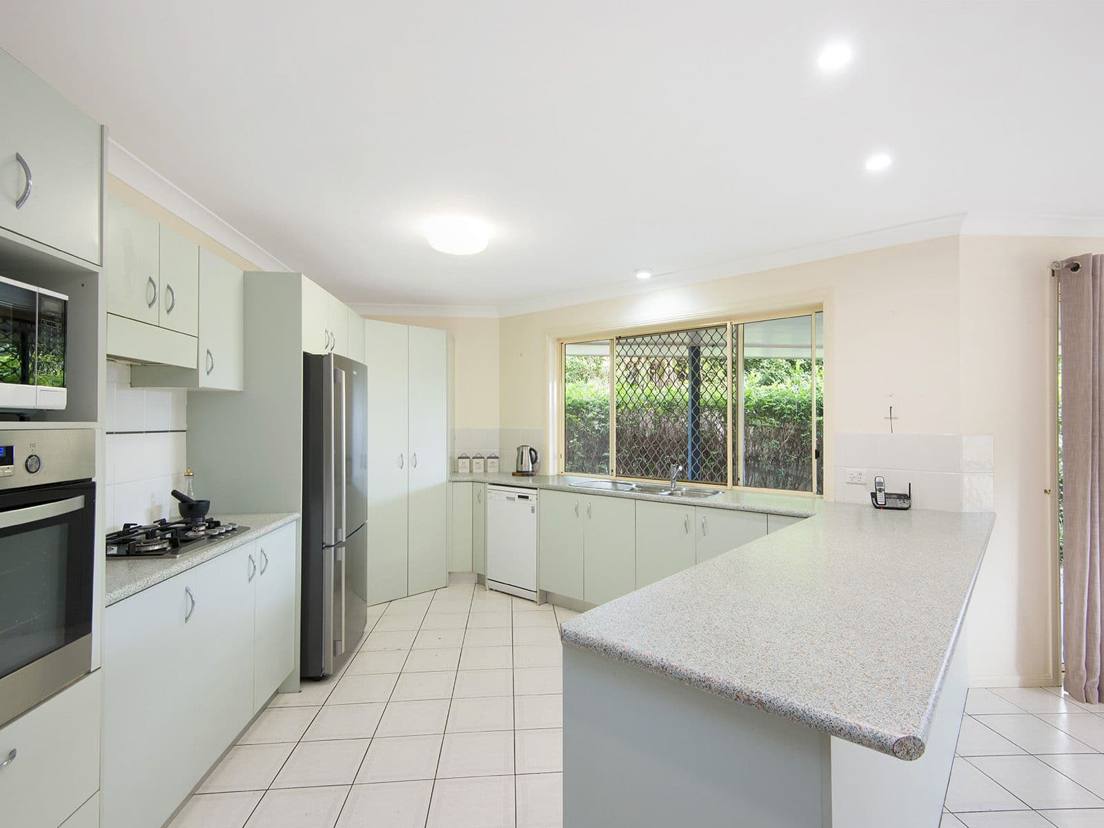 19 Flinders Way, Albany Creek QLD 4035, Albany Creek - Thumbnail 3
