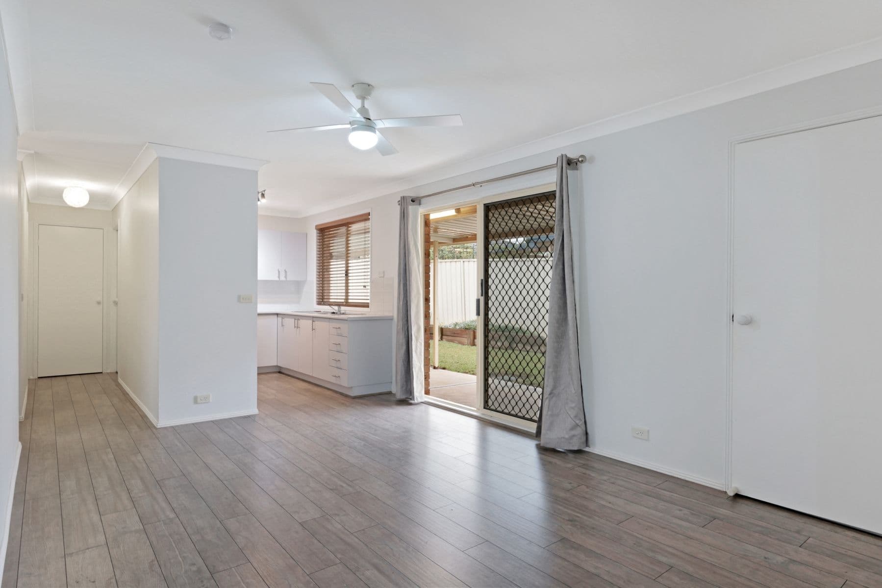 17 Woodi Close, Glenmore Park NSW 2745, Glenmore Park - Thumbnail 4