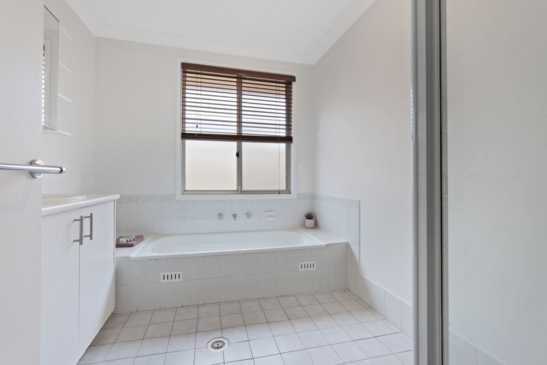 17 Woodi Close, Glenmore Park NSW 2745, Glenmore Park - Thumbnail 7