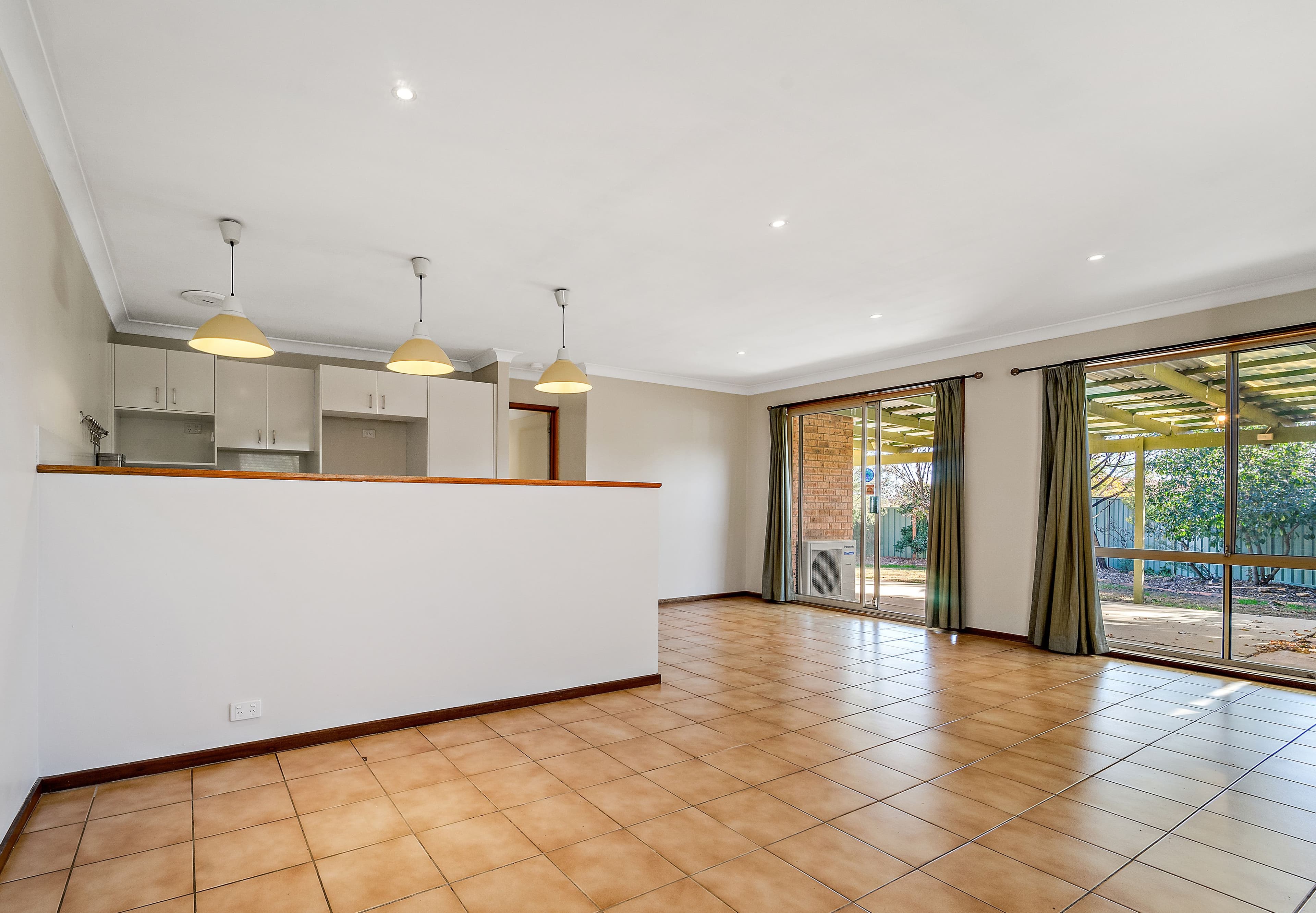 16 Ironbark Crescent, Banks ACT 2906, Banks - Thumbnail 3