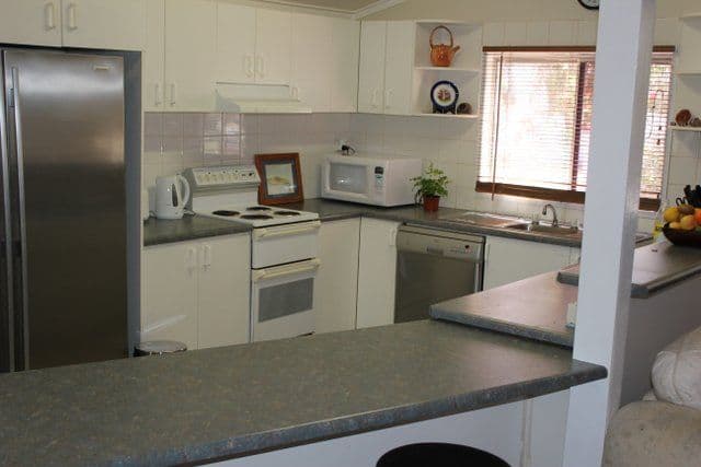 17 Carter Street, CHARLEVILLE QLD 4470, Charleville - Thumbnail 8