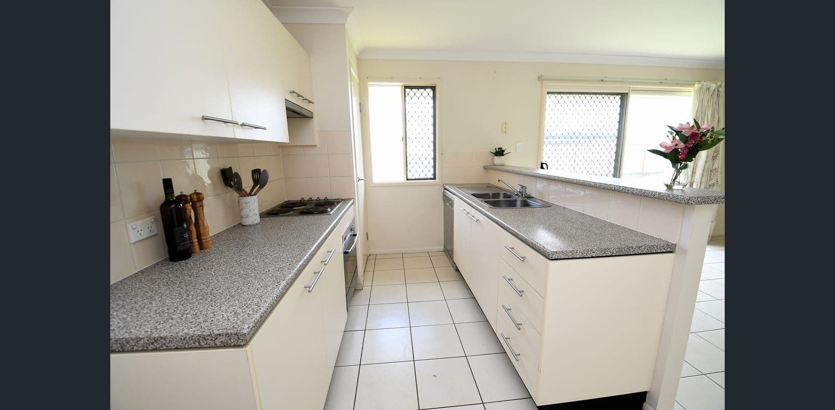 8 Varley Street, Lowood QLD 4311, Lowood - Thumbnail 3