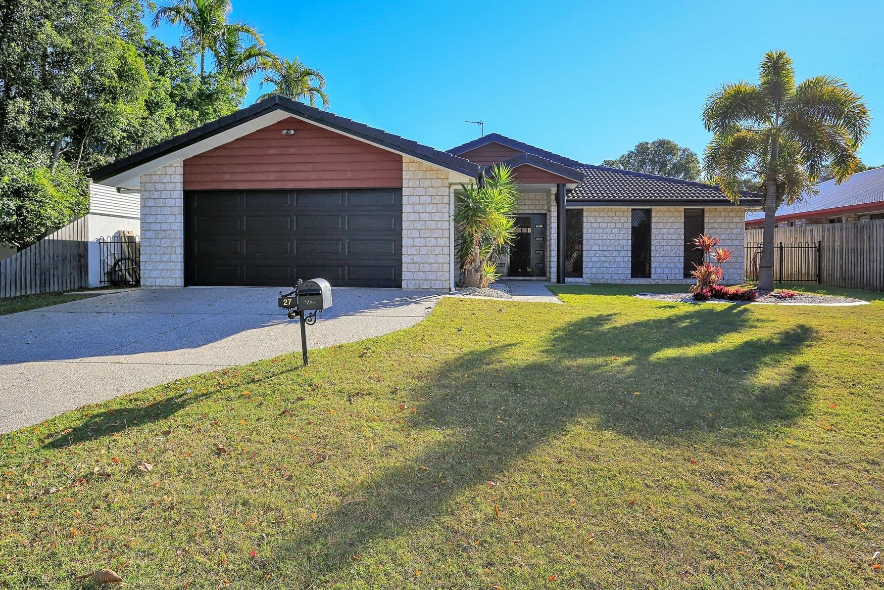 27 Oceanview Street, Point Vernon QLD 4655, Point Vernon - Thumbnail 2
