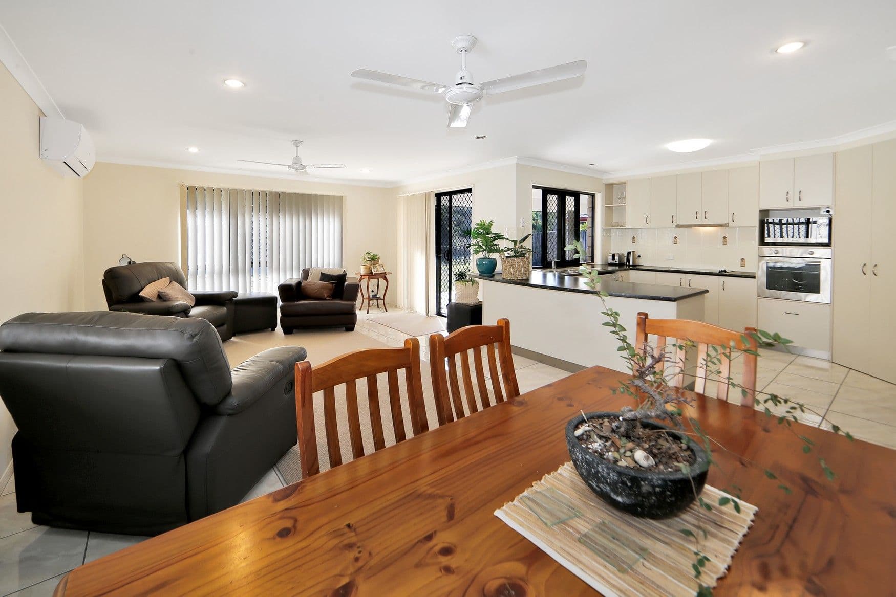 27 Oceanview Street, Point Vernon QLD 4655, Point Vernon - Thumbnail 7