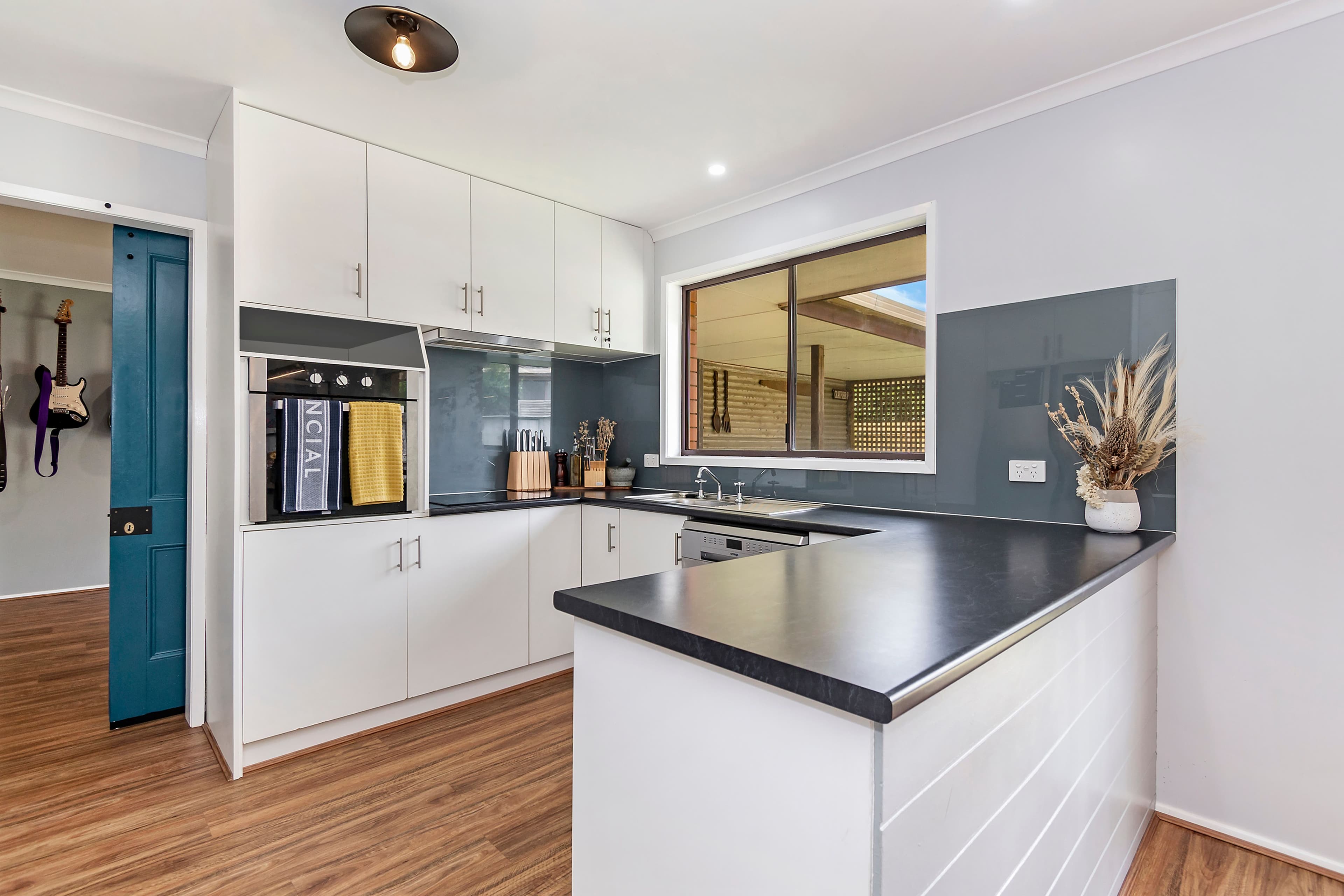 10 Suzanne Crescent, Warrnambool VIC 3280, Warrnambool - Thumbnail 3