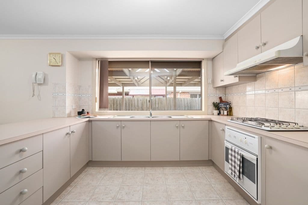 13 Sasha Court, Werribee VIC 3030, Werribee - Thumbnail 2
