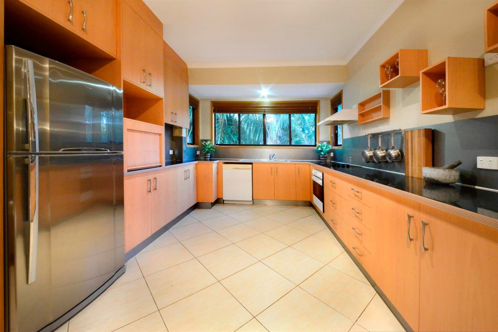 5 Cedar Crescent, JUBILEE POCKET QLD 4802, Jubilee Pocket - Thumbnail 2