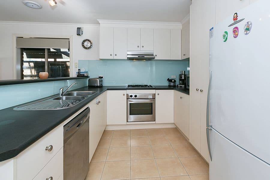 26 Staton Crescent, MELTON WEST VIC 3337, Melton West - Thumbnail 2