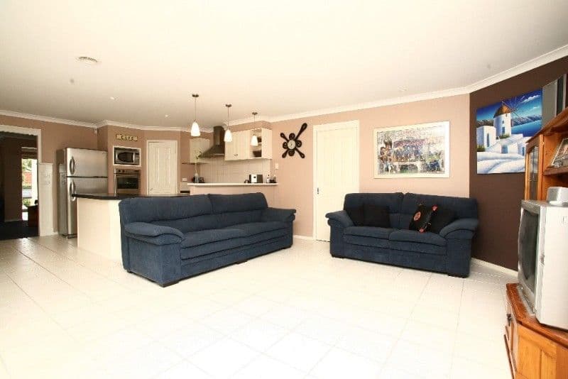 148 Waradgery Drive, ROWVILLE VIC 3178, Rowville - Thumbnail 2