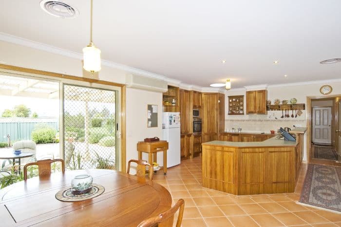 18 Inverlochy Drive, BANNOCKBURN VIC 3331, Bannockburn - Thumbnail 5
