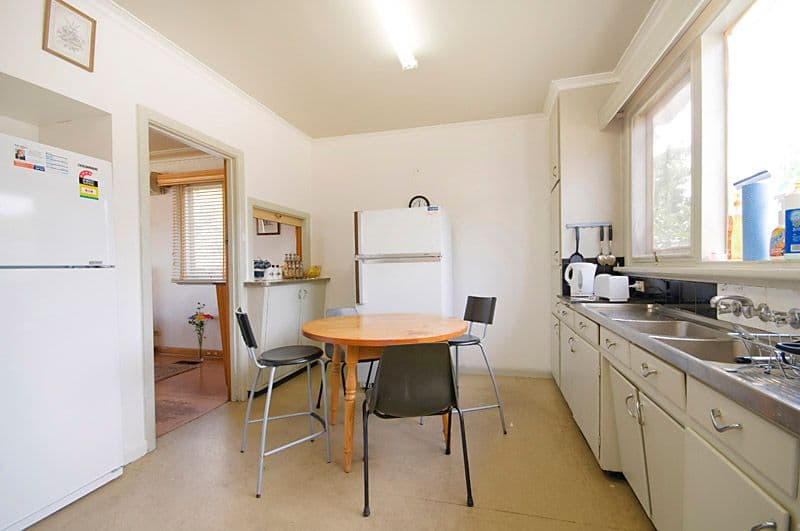 2 Herbert Street, MOUNT WAVERLEY VIC 3149, Mount Waverley - Thumbnail 5