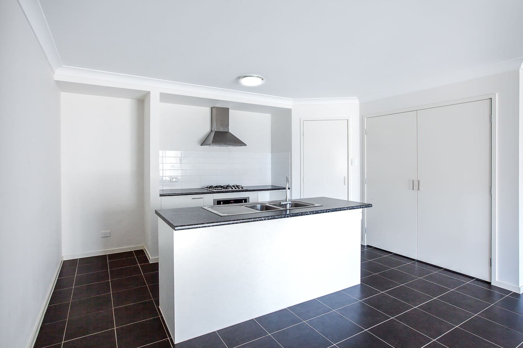 11 Custodian Crescent, Ormeau QLD 4208, Ormeau - Thumbnail 5