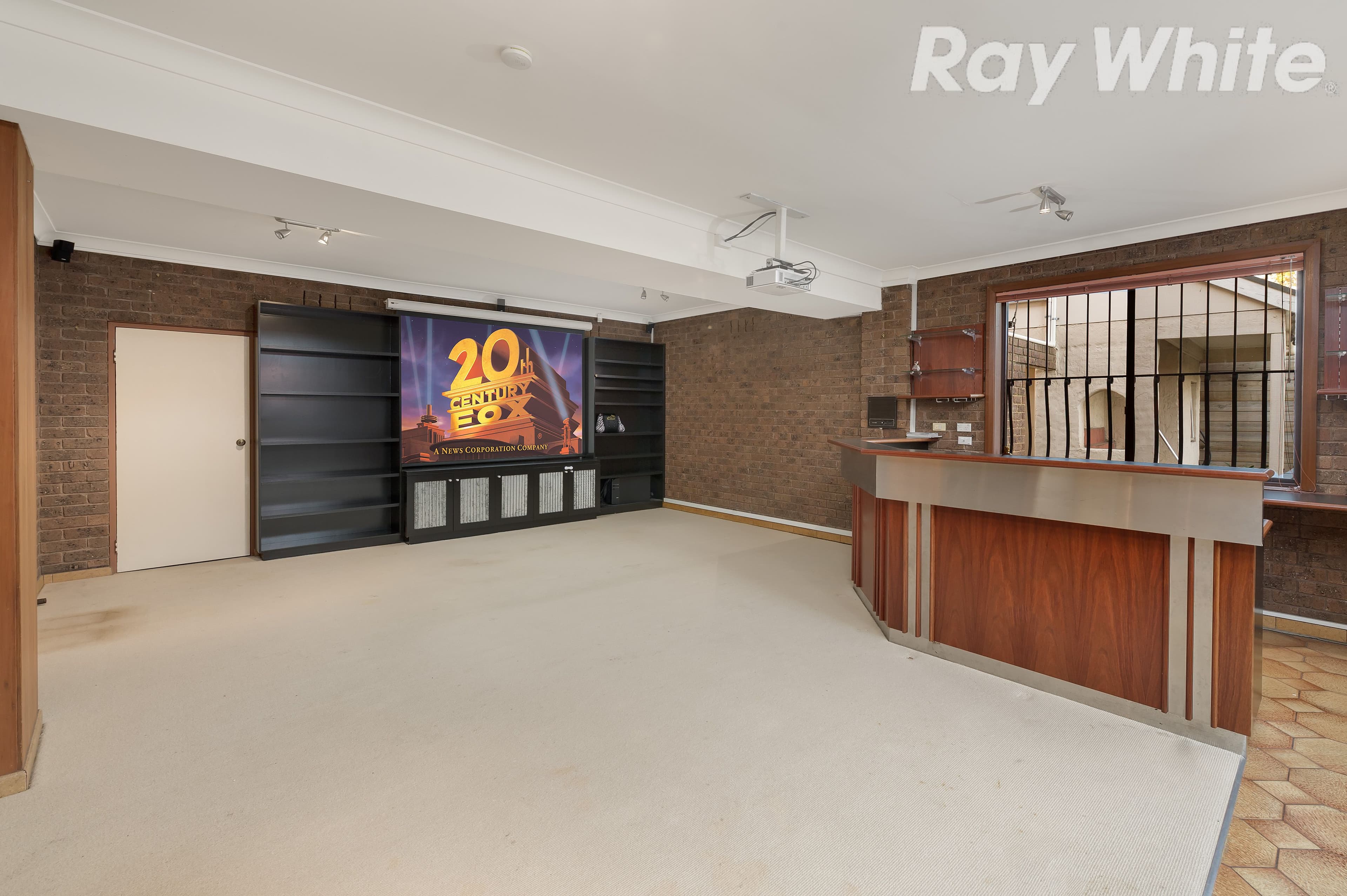 4 Hermitage Crescent, Bundoora VIC 3083, Bundoora - Thumbnail 2