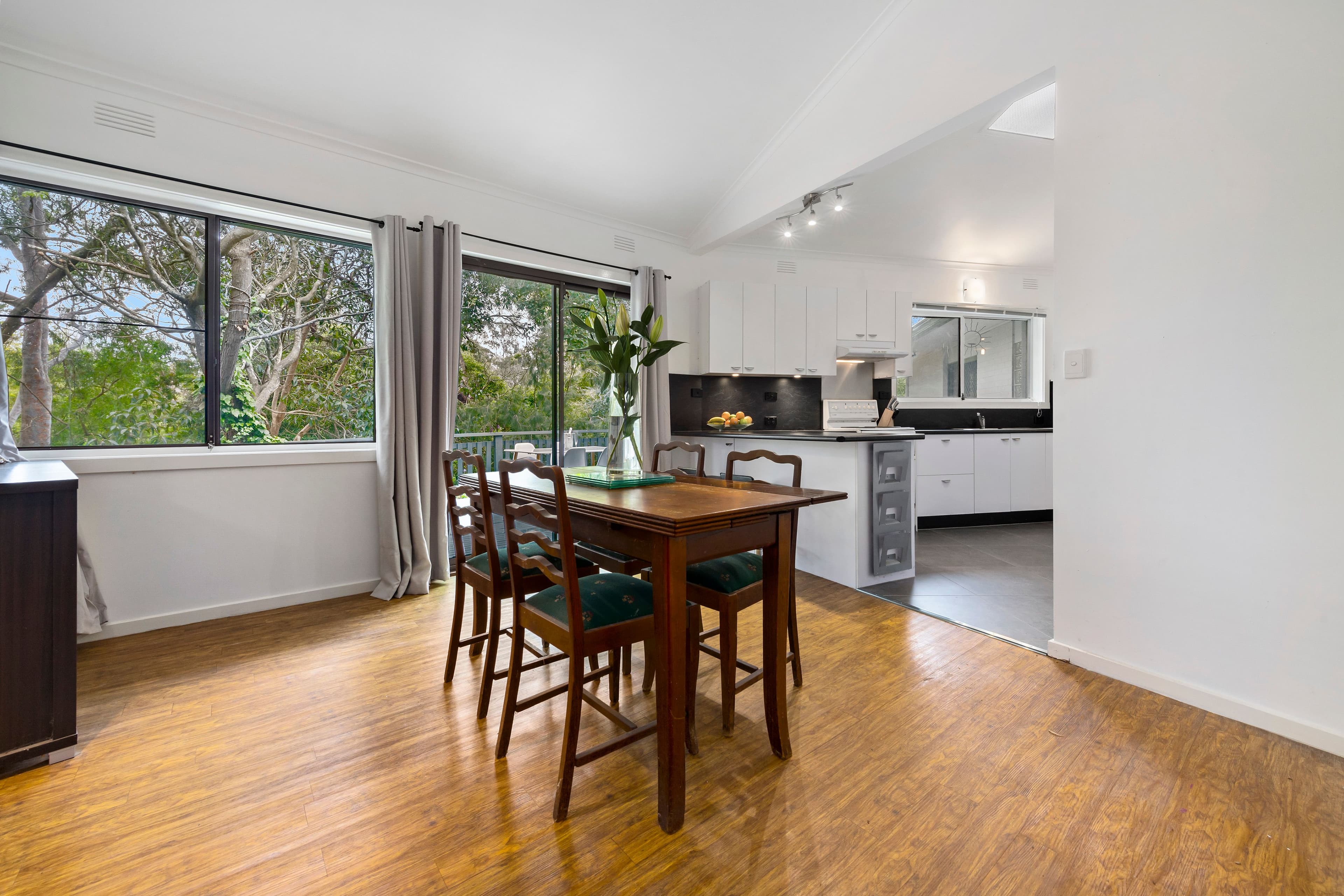 51 Seaview Road, Frankston South VIC 3199, Frankston South - Thumbnail 5