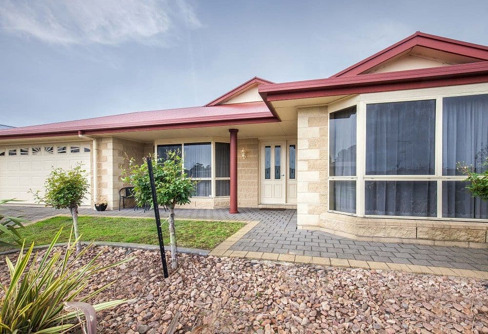 4 Venice Court, Mount Gambier SA 5290, Mount Gambier - Thumbnail 2