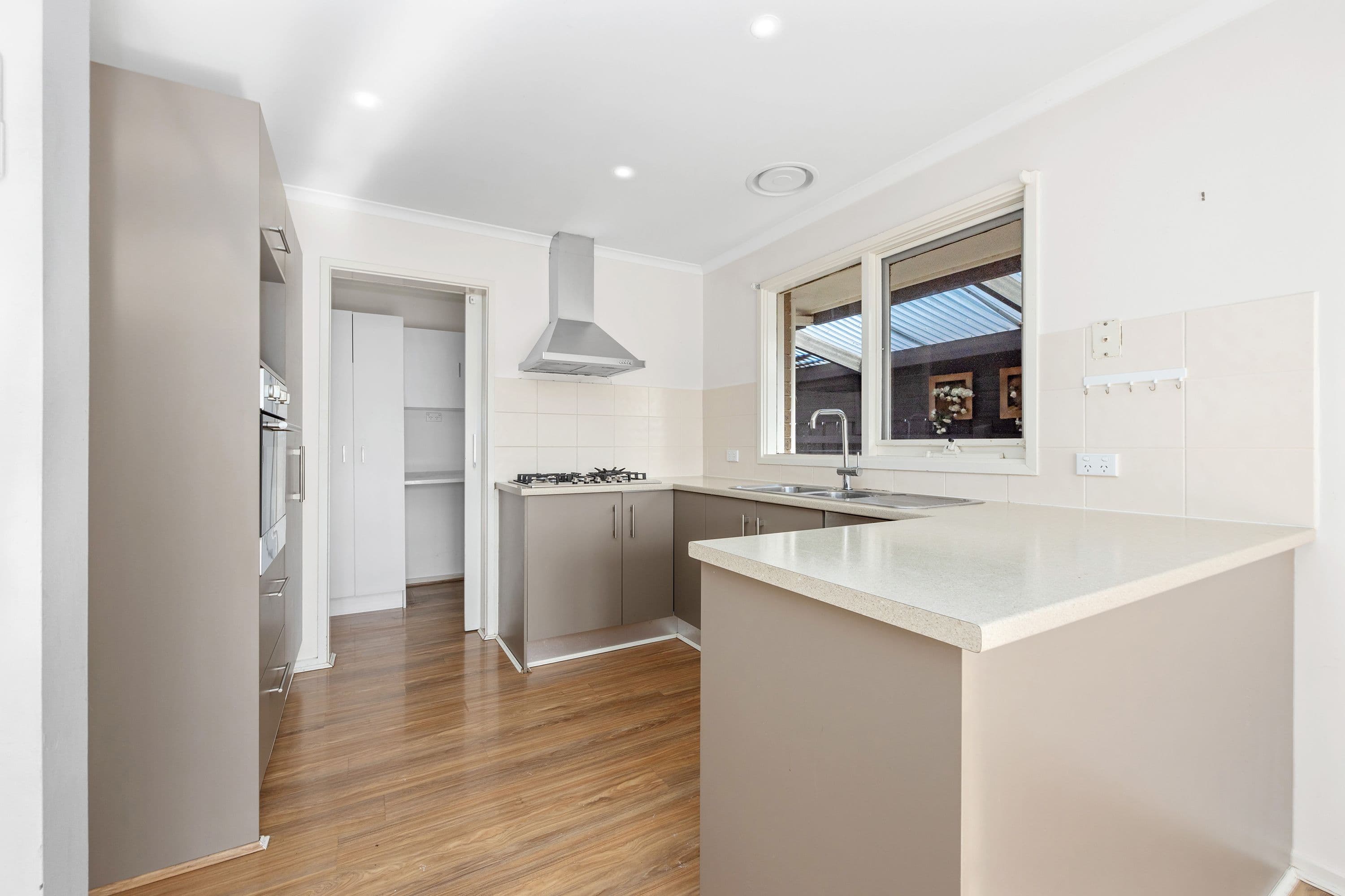 76 Eildon Parade, Rowville VIC 3178, Rowville - Thumbnail 2