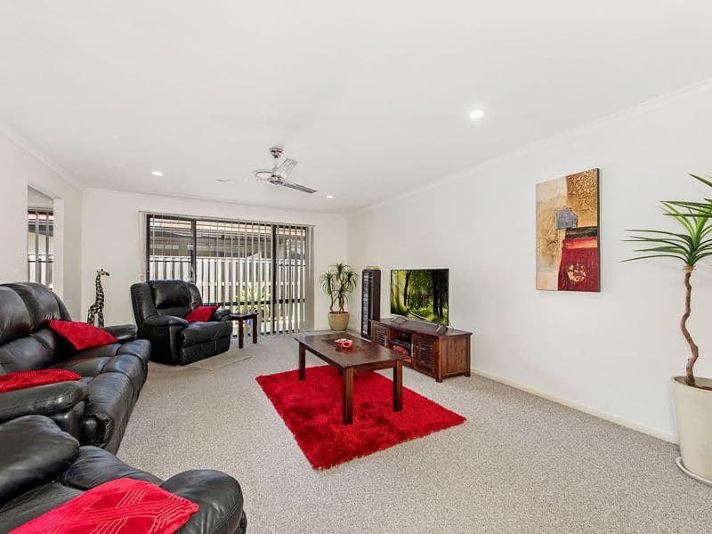 20 Ontario Court, Oxenford QLD 4210, Oxenford - Thumbnail 2