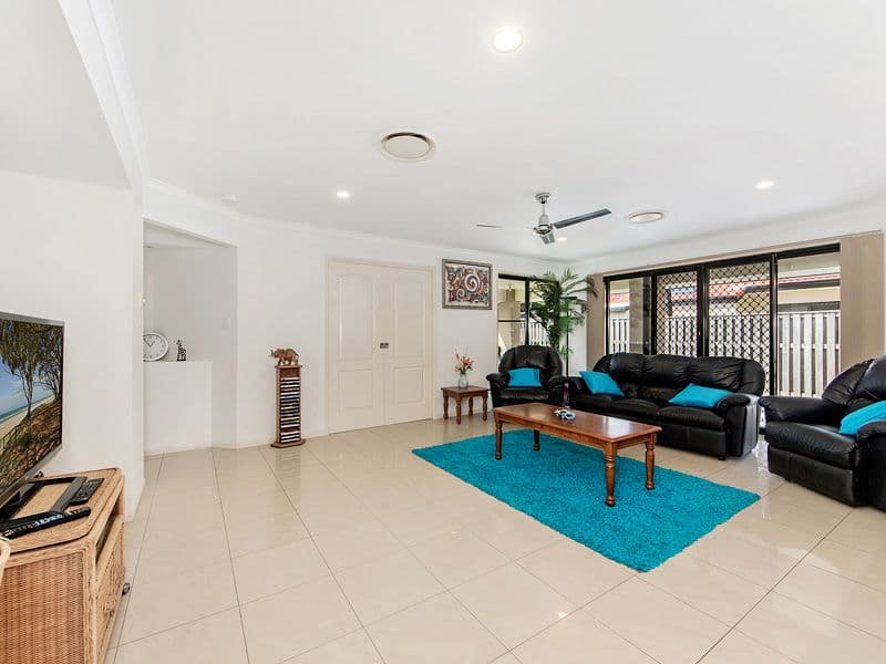20 Ontario Court, Oxenford QLD 4210, Oxenford - Thumbnail 3