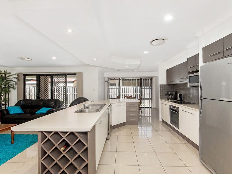 20 Ontario Court, Oxenford QLD 4210, Oxenford - Thumbnail 4