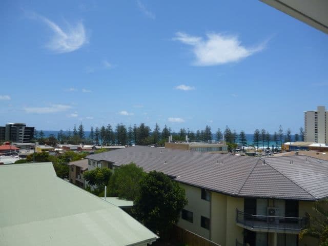 15 Ewart Street, BURLEIGH HEADS QLD 4220, Burleigh Heads - Thumbnail 2