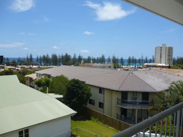 15 Ewart Street, BURLEIGH HEADS QLD 4220, Burleigh Heads - Thumbnail 4